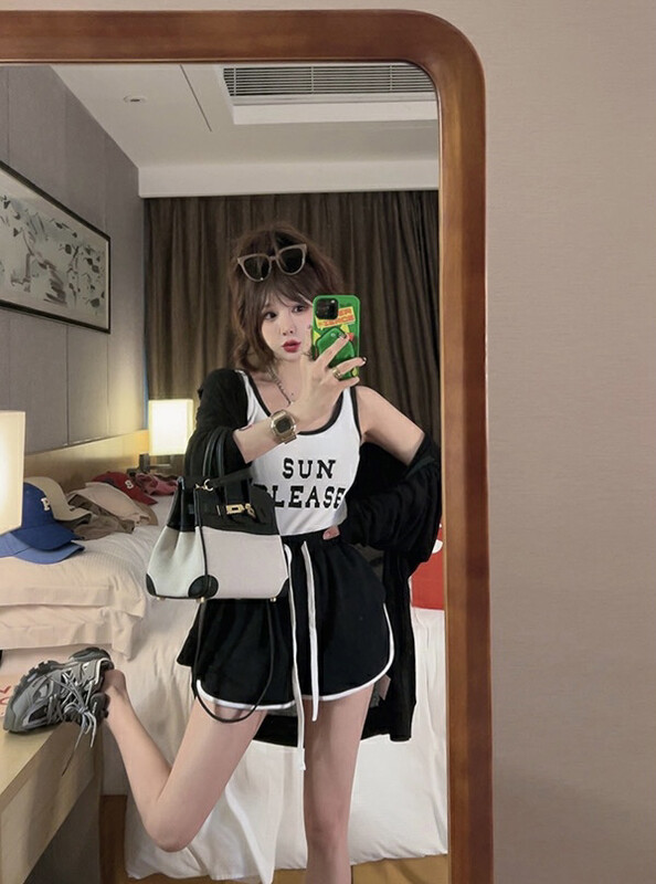 [Y.JIA Ijia] Hooded sunscreen sweater jacket letter vest sports shorts suit YS1-2213