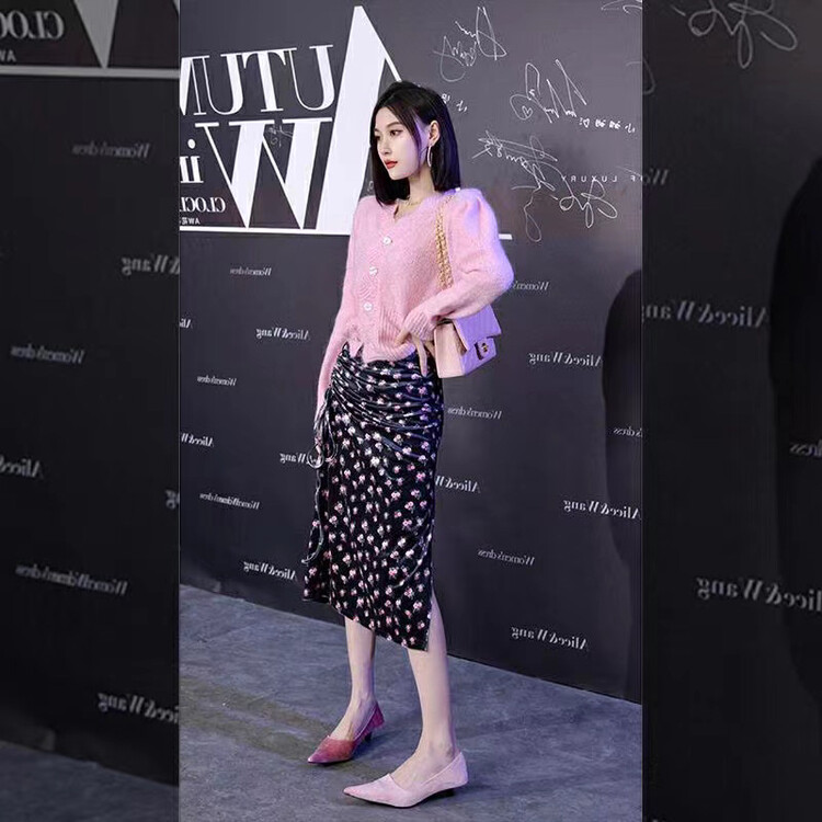 New for winter!  【ARE STUDIO】V-neck slim sweater + floral sweet skirt suit 92267# OZQ