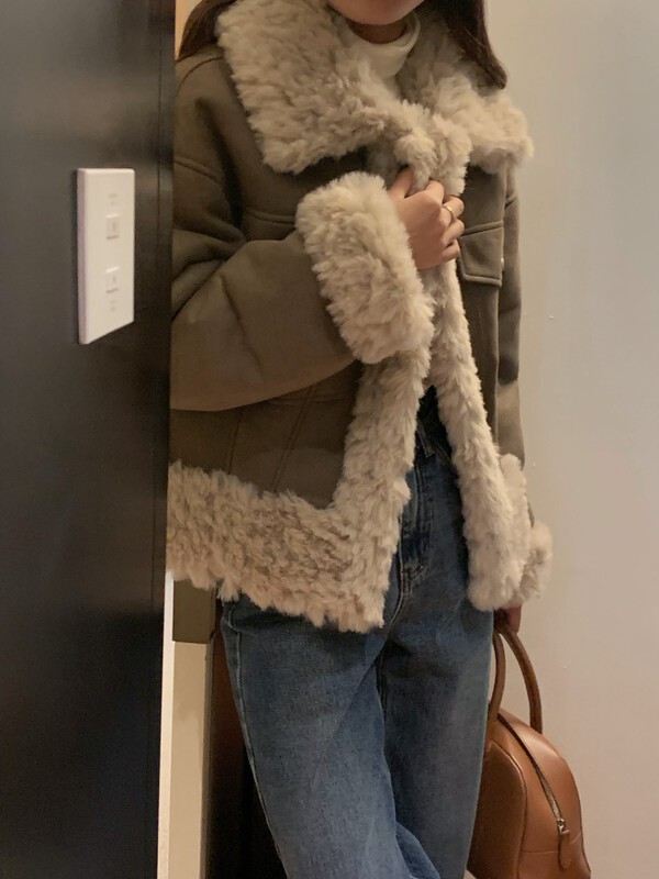 [FINOA] Retro design fluffy thickened color-blocking short coat 10902