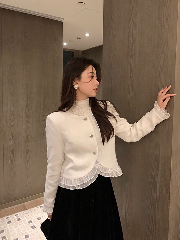 [Yi Xun] French retro Korean temperament simple round neck single-breasted short coat (only sells coats) 0438# HYY