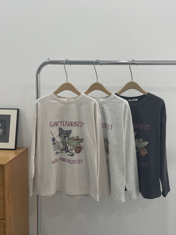 【FINOA】Fun and casual cartoon pattern pullover long-sleeved T-shirt sweater 10892