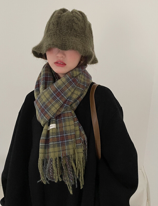 [Y.JIA Eja] Simple and versatile retro plaid tassel label scarf YS1-818