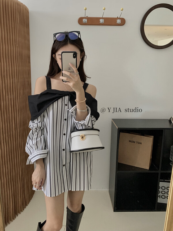 [Y.JIA Ijia] Korean design butterfly one-word collar striped shirt YS1-6078