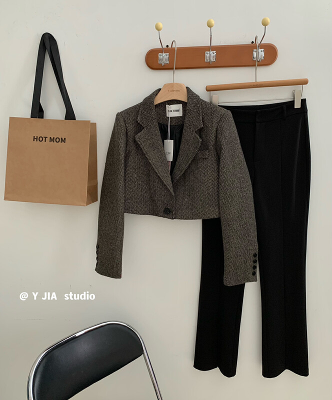 [Y.JIA Ijia] Retro temperament, high-end, small short, handsome and thin suit short jacket 7073