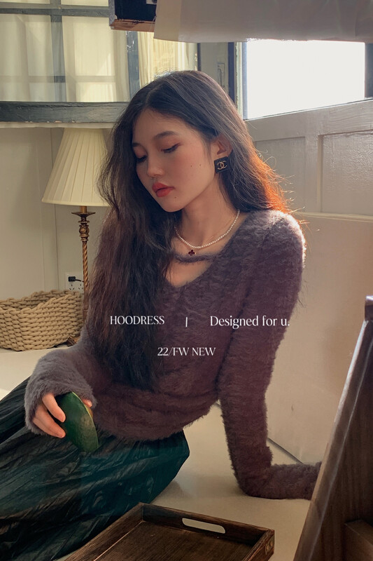 [Fire HOODRESS] niche design temperament furry V-neck pleated warm sweater 22460# JHY