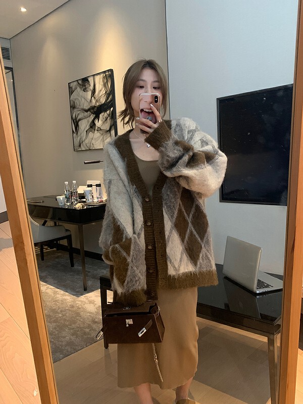 [Yi Kaoru] Brown plaid loose knitted cardigan 0419# HYY