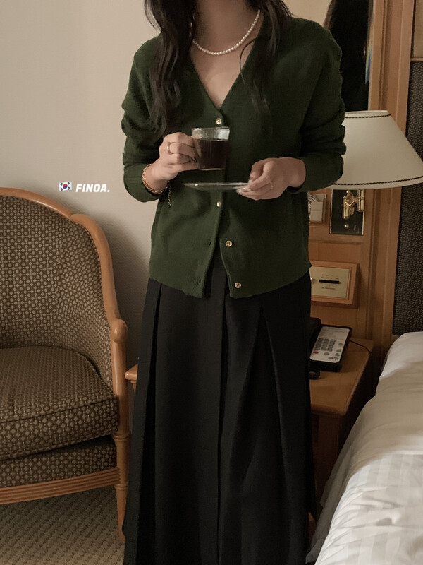 Original price 174.99! [FINOA] Korean version of simple loose solid color V-neck single-breasted sweater 10779# JHY