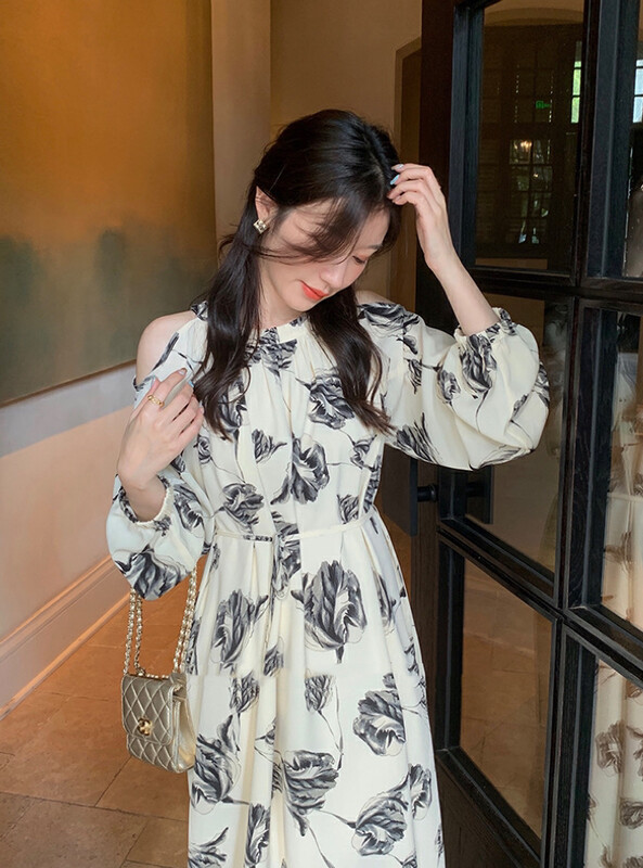 [Y.JIA Ijia] Gentle round neck ink chiffon strappy dress without waist rope YS2-6070