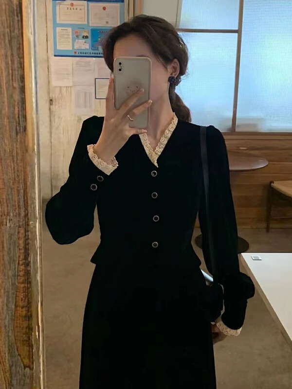 New for winter!  【ARE STUDIO】French v-neck lace stitching dress 92252# OZQ
