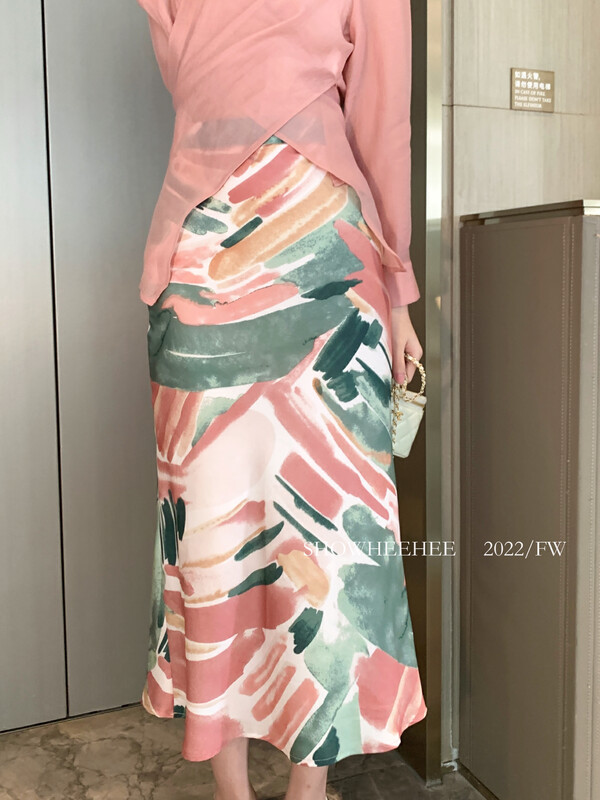 New in early autumn! [Xiu Xixi] Temperament high-end color oil painting satin A-line high waist skirt 19511# JHY