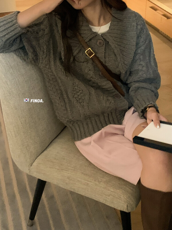 [FINOA] Korean version of the Western style thick needle twist comfortable lapel sweater 1359
