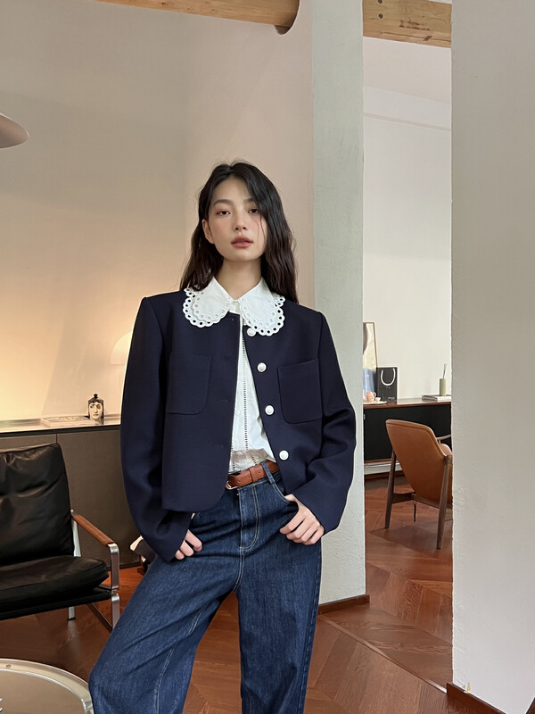 Original price 151.02! [FINOA] Korean version of the temperament high-end solid color round neck single-breasted short jacket YS1-10683