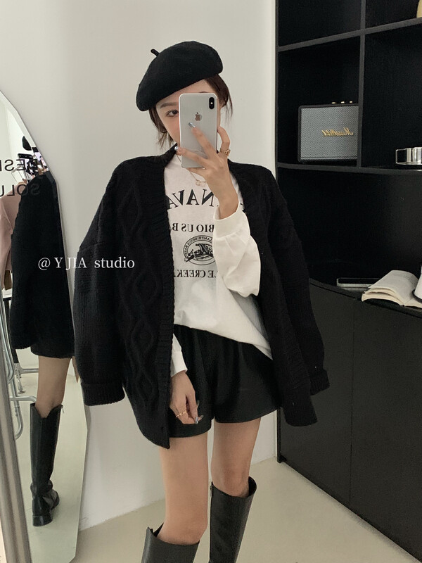 [Y.JIA Ijia] Korean version of the simple V-neck all-match sweater jacket sweater 755