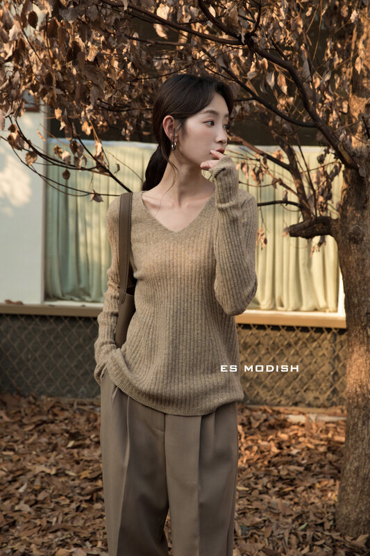 New in winter!【ES MODISH】Lazy V-Neck Comfortable Warm Sweater (with 30% Wool) BL1912# CQW