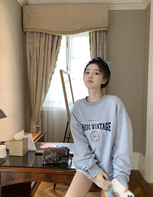[Y.JIA Ijia] Round neck milk fufu Korean top loose all-match long-sleeved sweater 7085