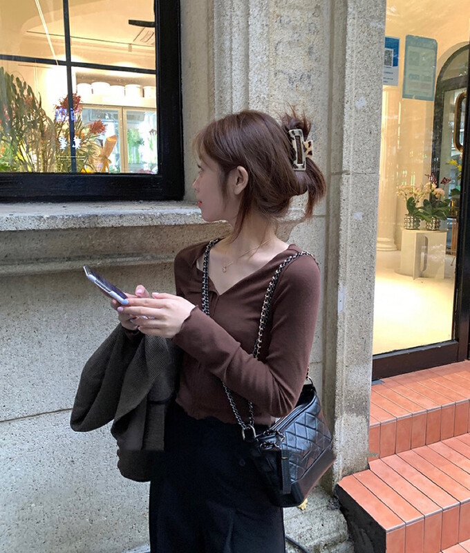 [Y.JIA Ijia] Simple design V-neck slim long-sleeved T-shirt YS1-2339
