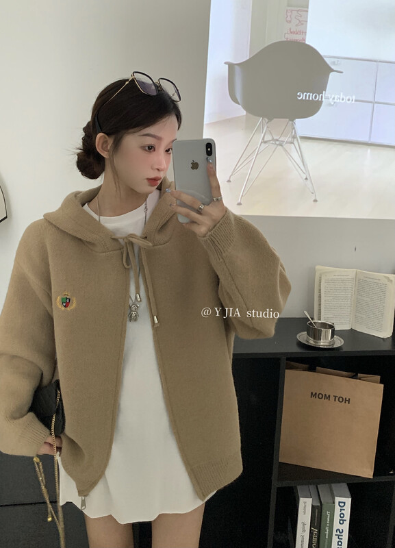 【Y.JIA】Casual simple sports style zipper embroidered hooded knitted sweater YS1-720