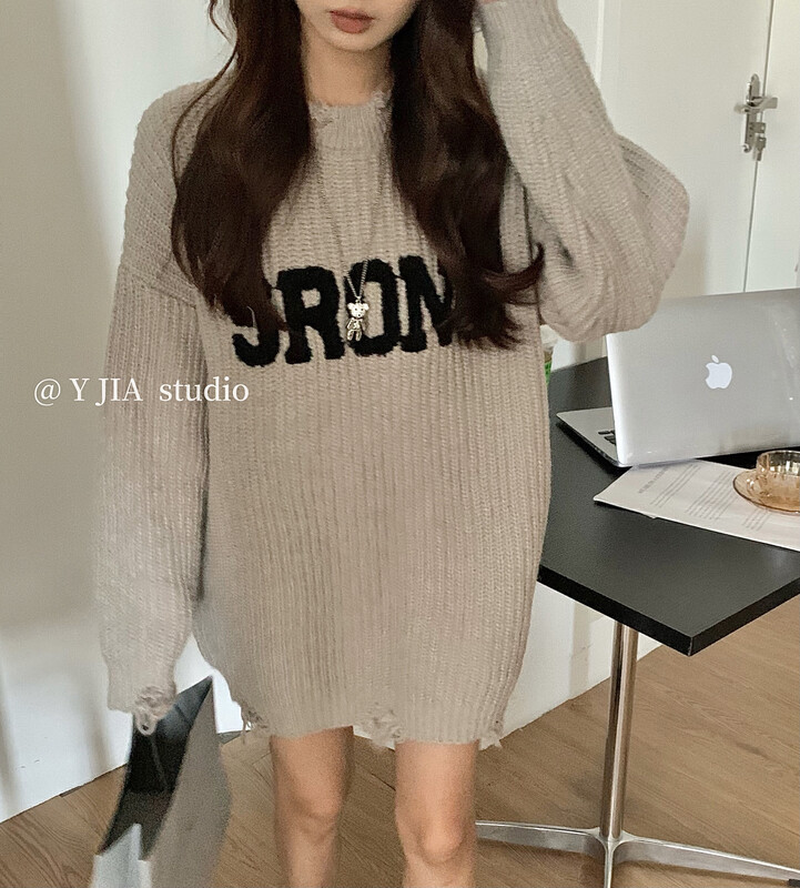 【Y.JIA Yijia】Casual simple hole letter towel embroidered all-match sweater YS1-829