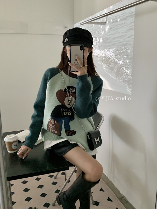 【Y.JIA】Casual loose and age-reducing cartoon sweater 657