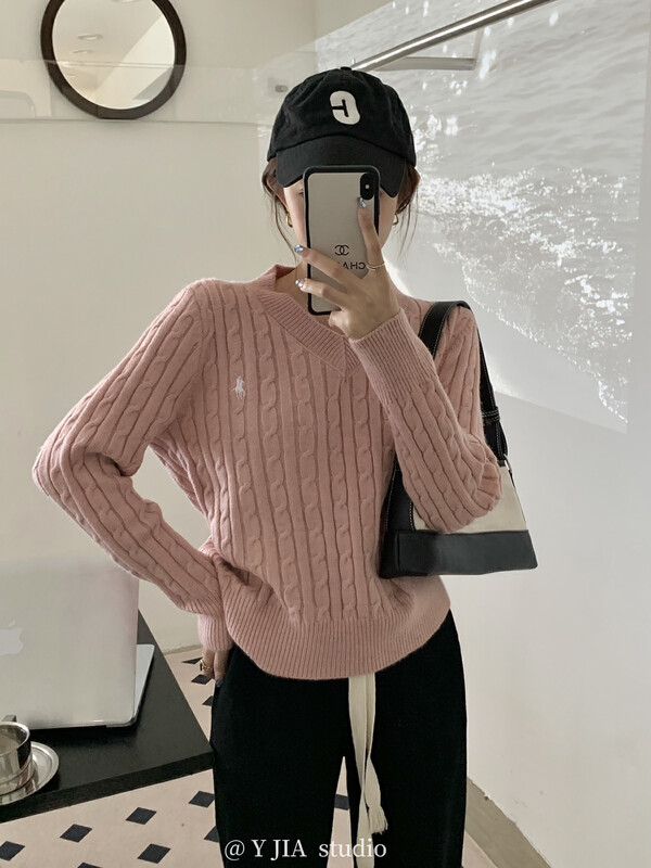 [Y.JIA Yijia] College style V-neck embroidered all-match sweater 618