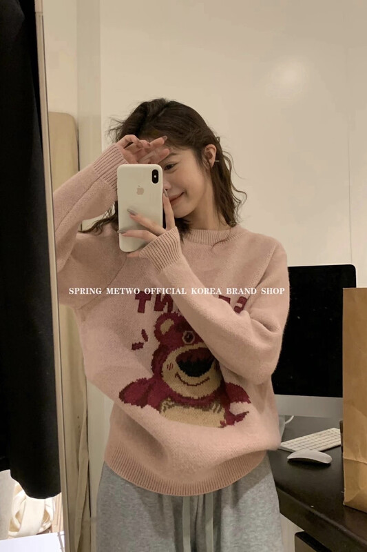 【Y.JIA Ijia】Korean version gentle age-reducing strawberry bear sweater 763