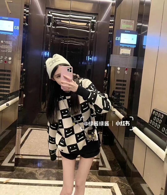 [Korean C Home] Round neck plaid smiley warm sweater 0851# PCZ