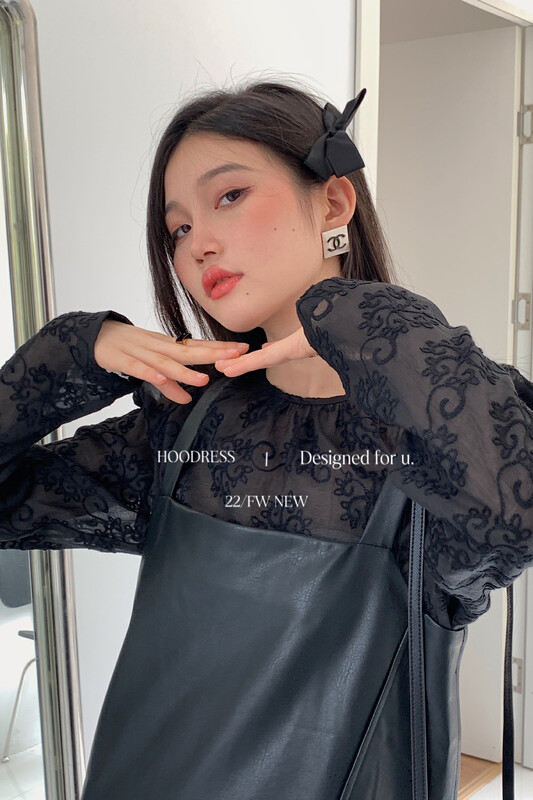 New in winter! [Fire HOODRESS] Korean temperament three-dimensional embroidery slightly transparent puff sleeve shirt (only selling shirts) 22442# JHY