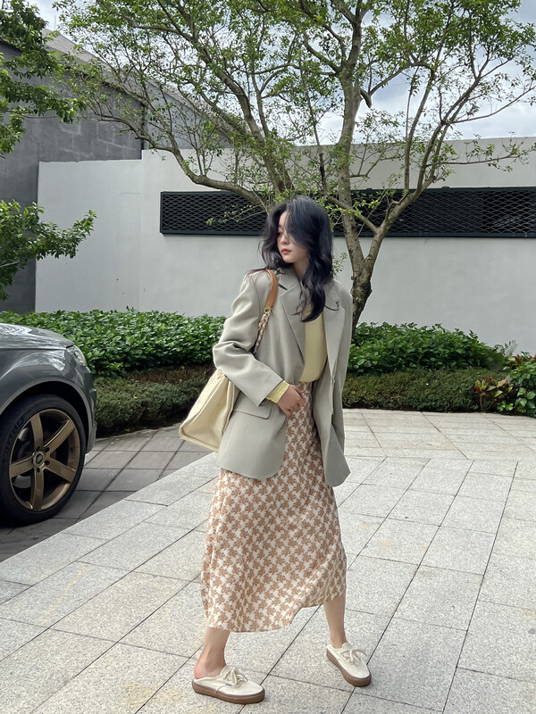 Original price 88.99! [FINOA] Korean version of retro floral all-match thin A-line skirt YS1-10649