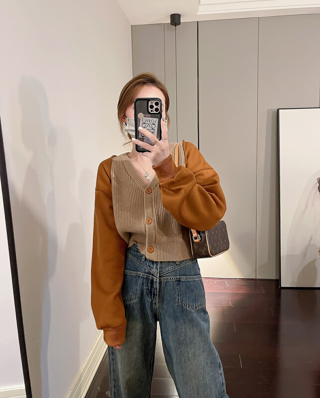 【Y.JIA】Korean style stitched sweater contrast color loose short cardigan sweater 663-1