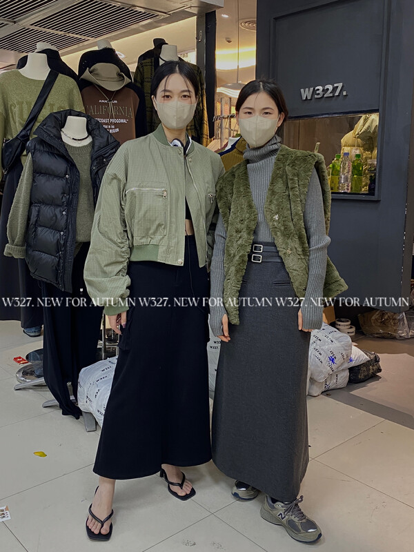 【W327.】Korean version of high-quality fur with snap button lamb velvet vest vest 93231# CQW