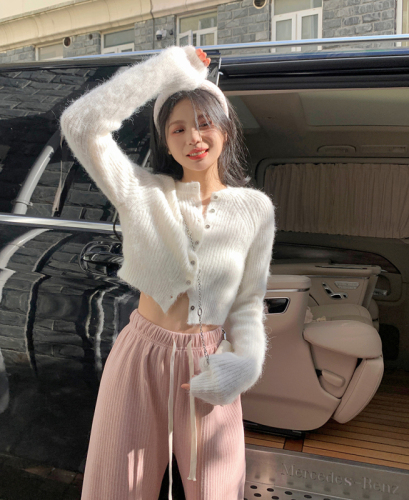 Real Shot Pure Desire Autumn and Winter Short Navel Sweater Jacket + Drape Loose Wide-leg Trousers