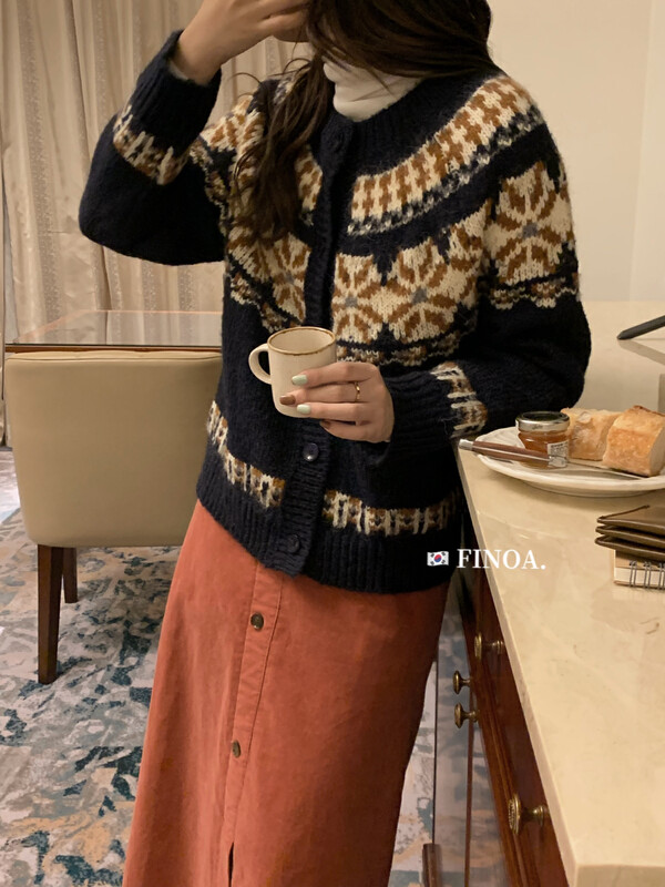 【FINOA】Korean Retro Pattern Round Neck Comfortable Sweater 10849# JHY