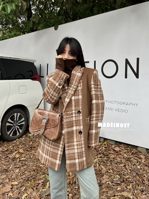 [Osha MADEINOST] Winter new design sense of contrast color long-haired plaid wool coat containing 30 wool 87313