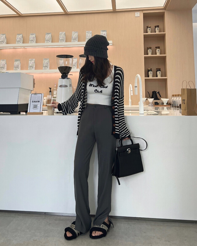 [Y.JIA Yijia] Temperament and versatile high-waisted slits show thin and meat-covering loose trousers casual pants 8658