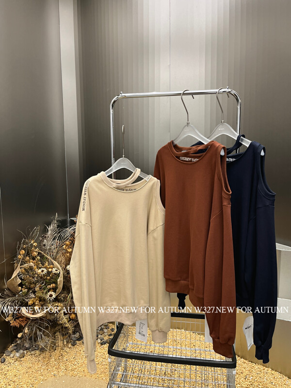 【W327.】Korean version irregular neckline off-shoulder casual sweater (embroidered letters) 57180# CQW