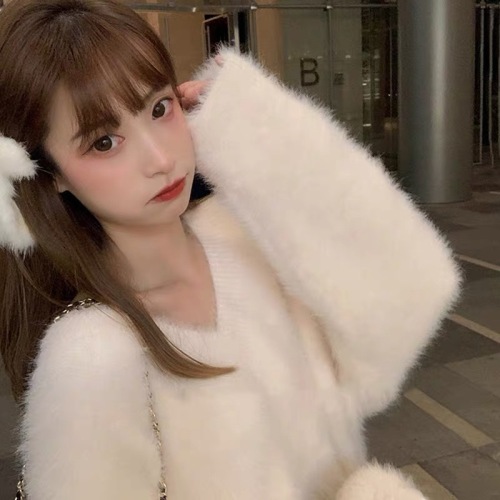 2022 autumn and winter new gentle wind furry V-neck seahorse wool sweater women's loose imitation mink fleece knitted top
