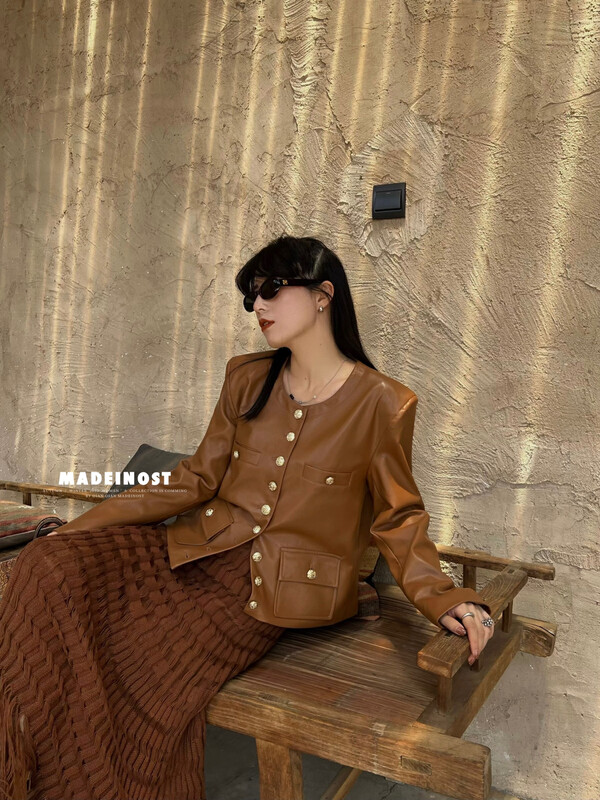 [Osha MADEINOST] Autumn new retro big brand round neck leather jacket small fragrance metal buckle 87091