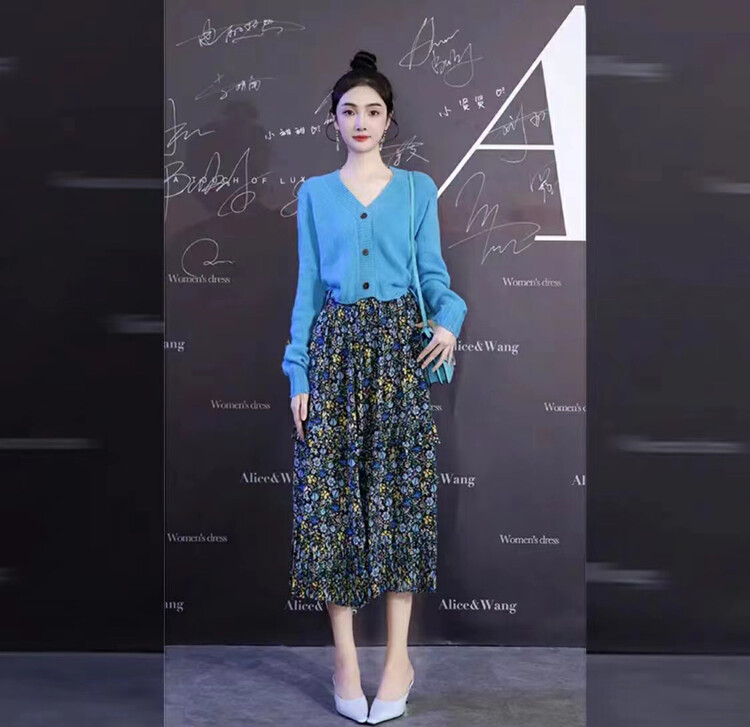 New in winter! [ARE STUDIO] v-neck long-sleeved knitted cardigan + high-waist floral skirt suit 92266# OZQ