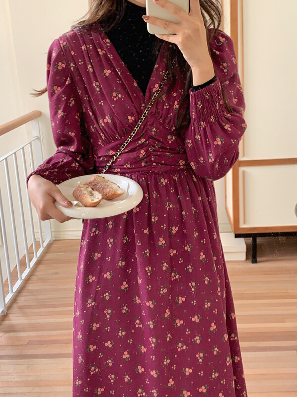 [FINOA] Aged Floral Layered V-neck Puff Sleeve Vintage Dress 10880