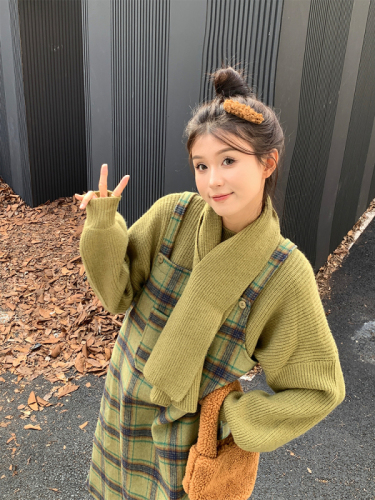 Real Price Autumn and Winter Korean Contrast Color Green Plaid Fashion Suit Suspender Skirt + Sweater to Send Scarf