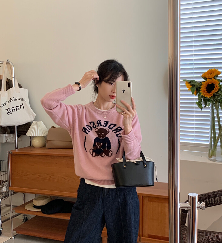 【Y.JIA】Gentle temperament age-reducing bear pattern round neck sweater 777