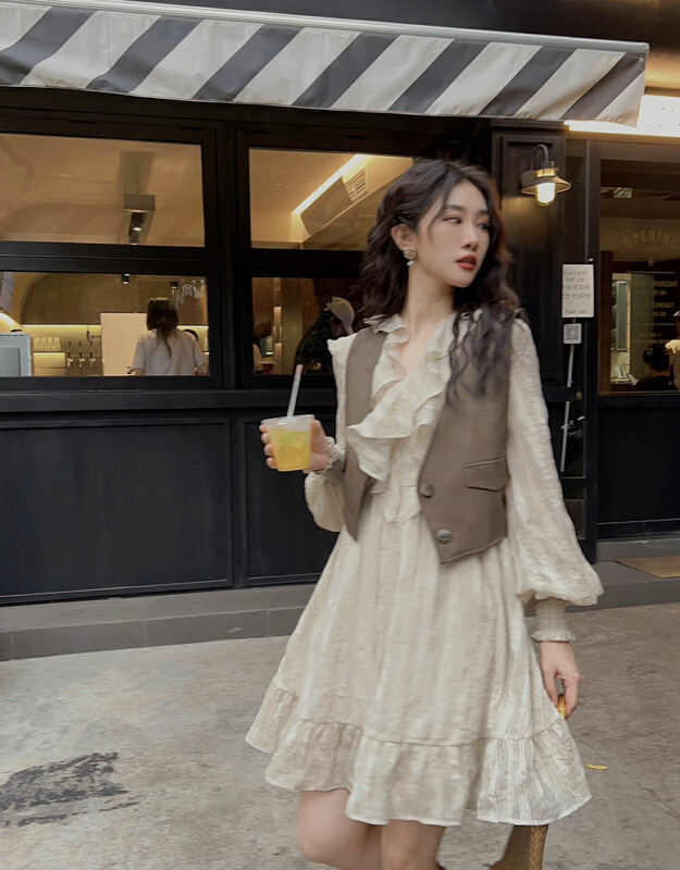 [Y.JIA Ijia] French retro short leather vest gentle chiffon dress suit 8535