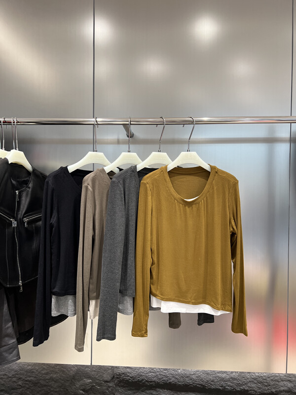 [BOBO1972] High-elastic color-blocking fake two-piece bottoming shirts bottoming shirts only sell bottoming shirts 221651