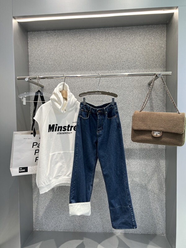 Original price 146.51! [BOBO1972] Korean version of loose casual jeans autumn and winter jeans only sell jeans CL226066