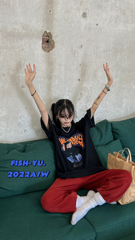 [FISH YU] European and American portrait letter printing thickened brushed short-sleeved T-shirt 22633