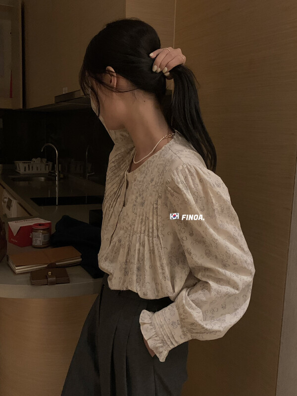 【FINOA】Romantic Floral Floral Pleated Loose Lace Sleeve Shirt 10769