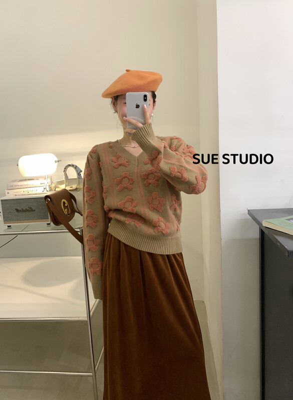 【SUE STUDIO】V-neck three-dimensional flower round neck warm sweater N716# ZJY