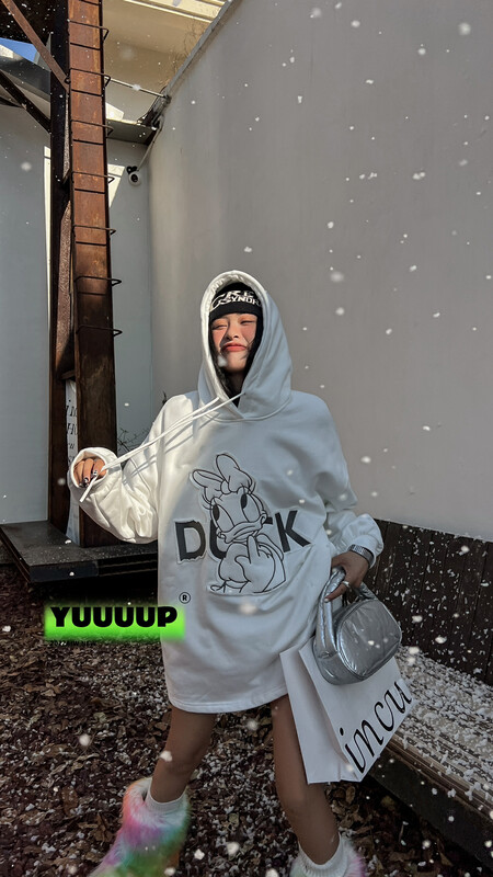 【FISH YU】Cartoon Daisy Donald Duck three-dimensional patch flat embroidered hooded fleece sweater 622676