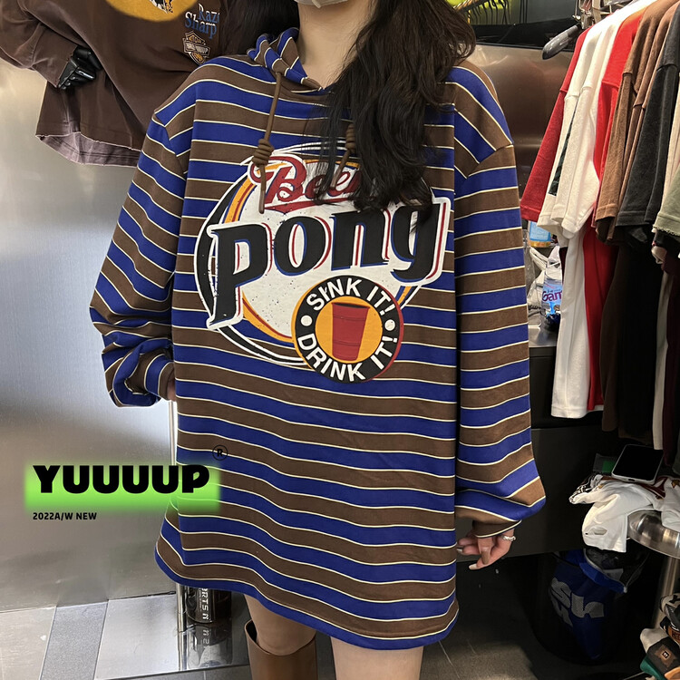 [FISH YU] American retro letter foam print striped hooded terry sweater 622652