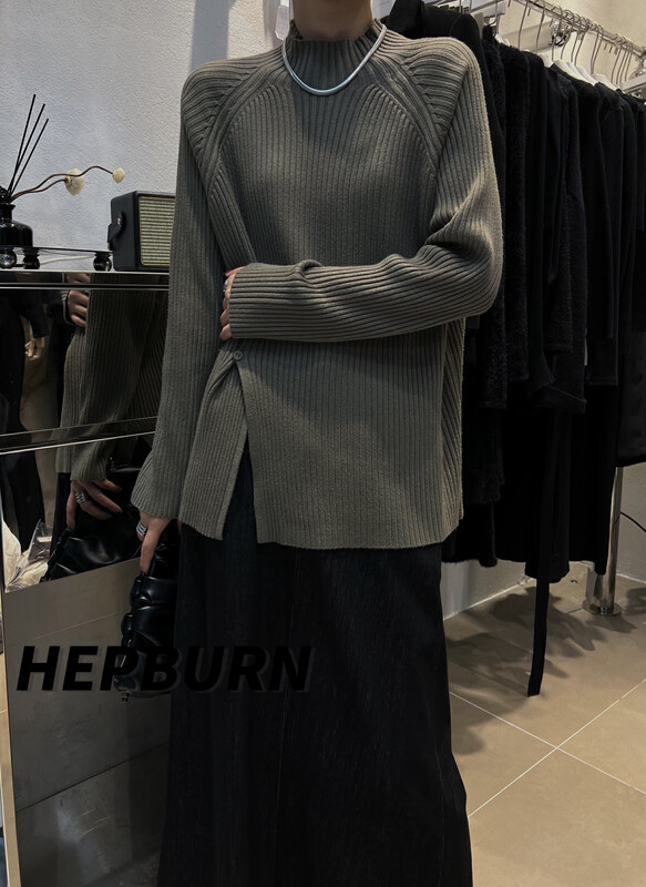 【HEPBURN Hepburn】Side Button Solid Color Half Turtleneck Knit Sweater (Loose and Thin) Y67# FHX